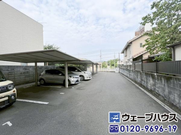 グレイスステージ中納言 敷地内駐車場