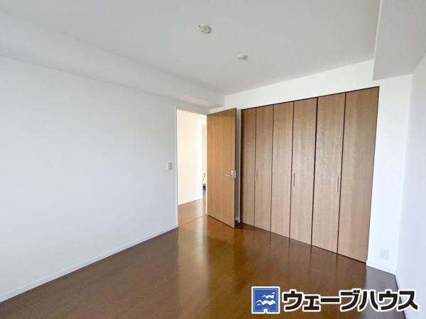 ポレスター西古松 リビング以外の居室 