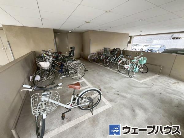 リビンコートプライム京山 駐輪場