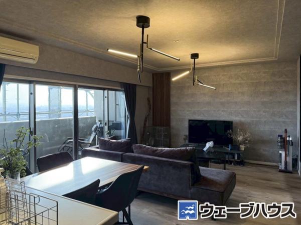 アルファステイツ岡山上中野 リビングダイニング