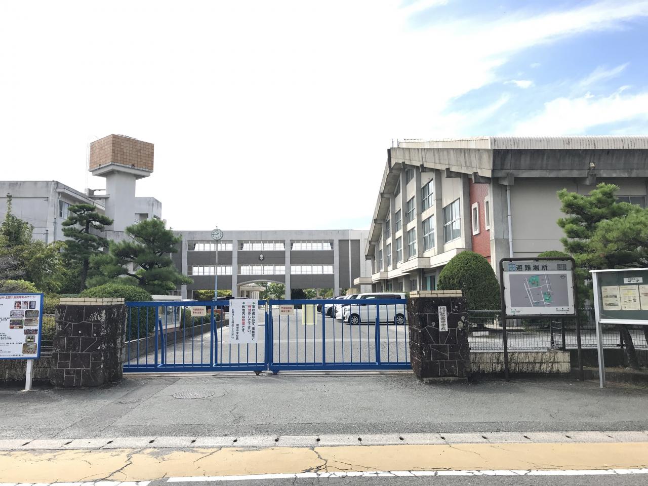 昭栄中学校