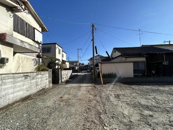 水ヶ江二丁目　土地 前面道路含む現地写真 