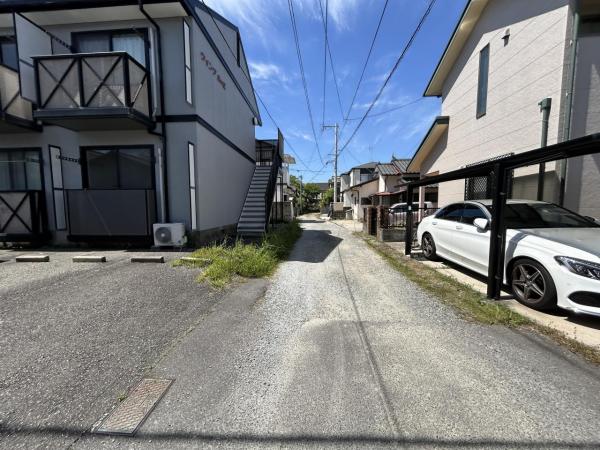 水ヶ江二丁目　土地 前面道路含む現地写真 