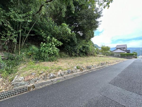 塩田町大字五町田　戸建 前面道路含む現地写真 