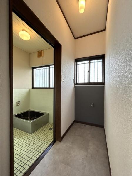 芦刈町永田　戸建 脱衣場