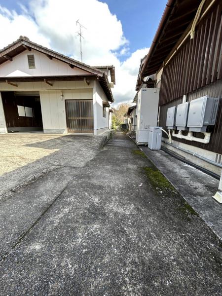 北方町大崎　戸建 前面道路含む現地写真 