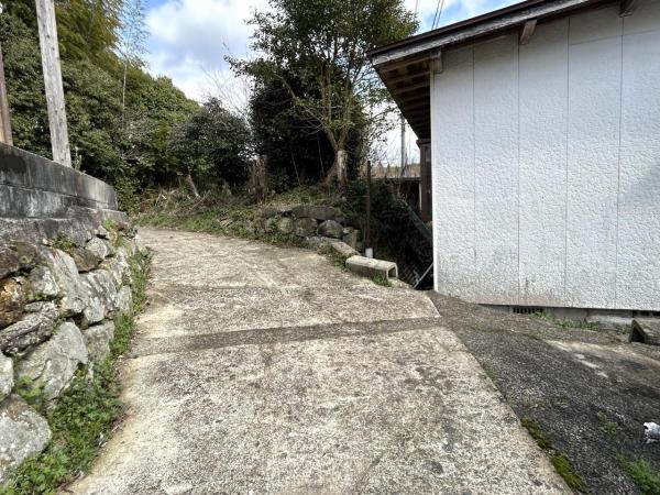 北方町大崎　戸建 前面道路含む現地写真 