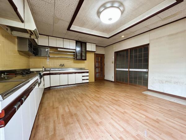 牛津町上砥川　戸建 リビングダイニング