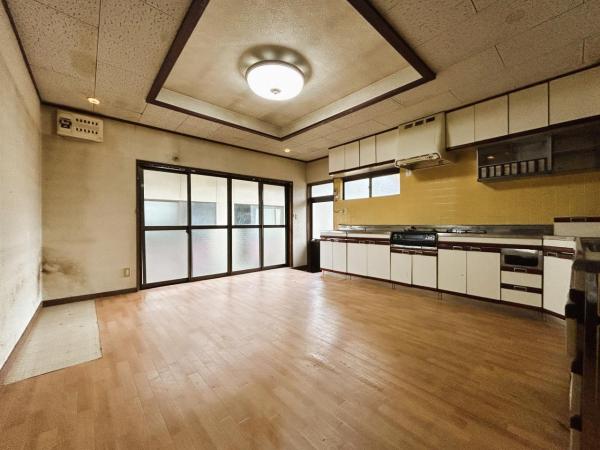 牛津町上砥川　戸建 リビングダイニング