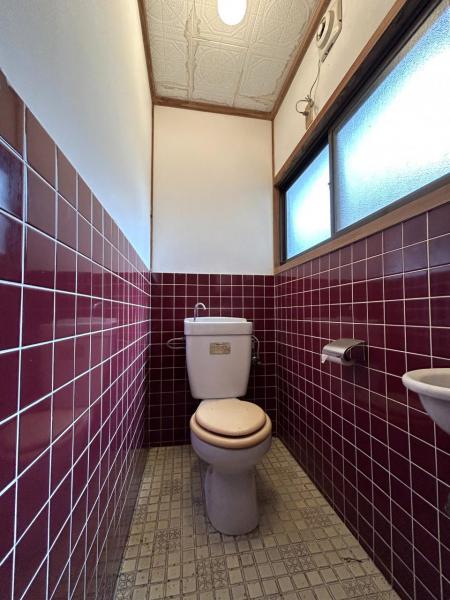 牛津町上砥川　戸建 トイレ 