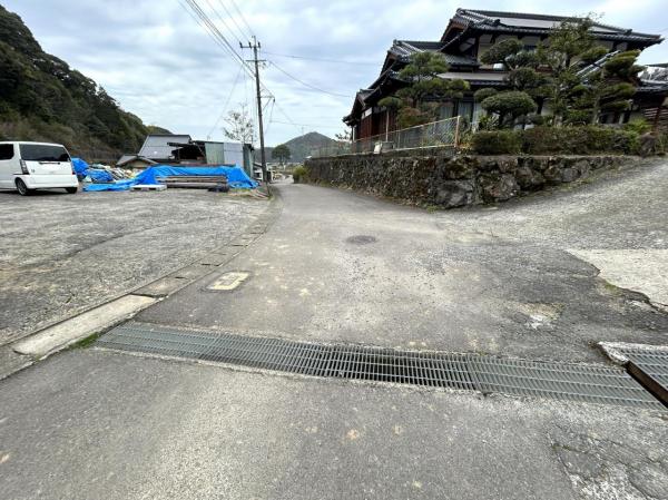 嬉野町大字下野　戸建 前面道路含む現地写真 