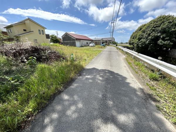 千代田町境原　土地 前面道路含む現地写真 