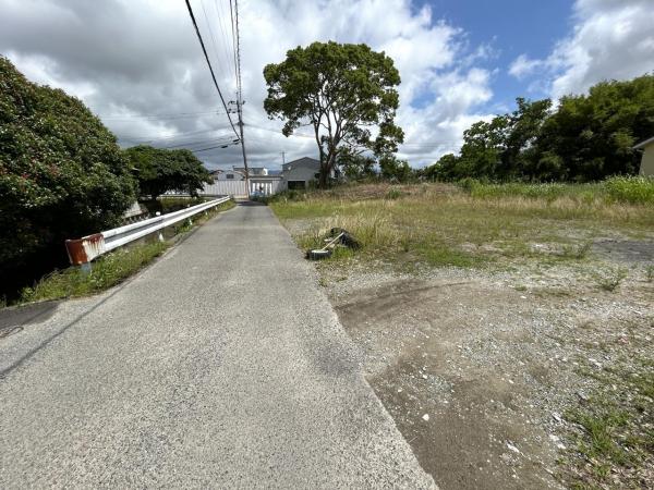 千代田町境原　土地 前面道路含む現地写真 