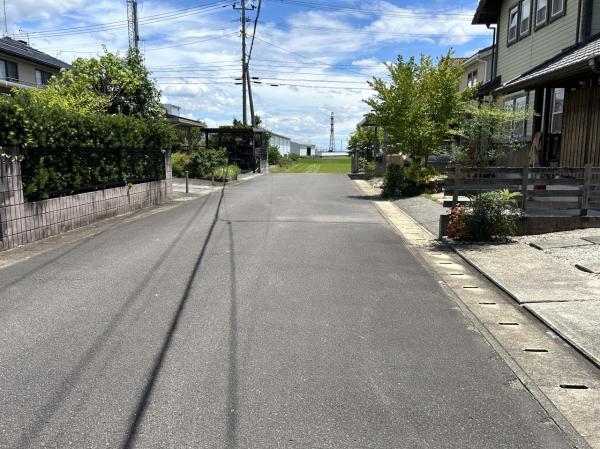 小城町松尾　戸建 前面道路含む現地写真 