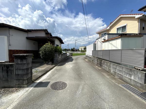 荒木町下荒木　戸建 前面道路含む現地写真 
