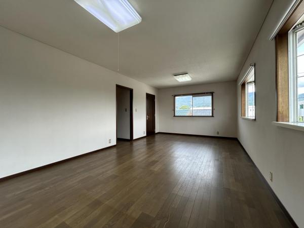 小城町　戸建 洋室