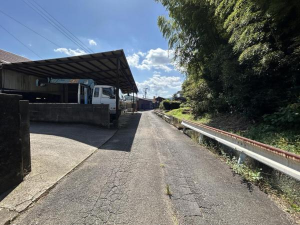 北方町大字志久　戸建 前面道路含む現地写真 