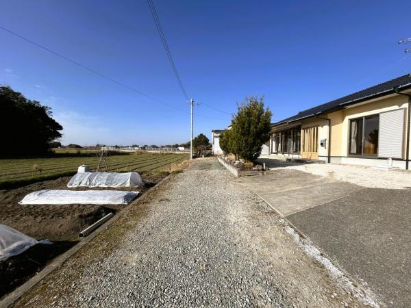 久保泉町下和泉　戸建 前面道路含む現地写真 