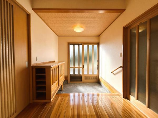 久保泉町下和泉　戸建 玄関 