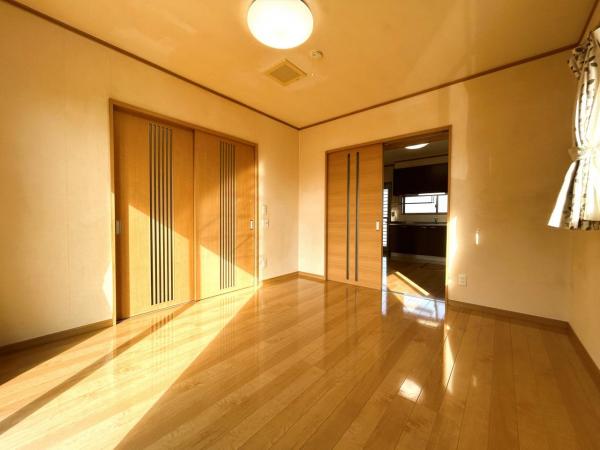 久保泉町下和泉　戸建 洋室
