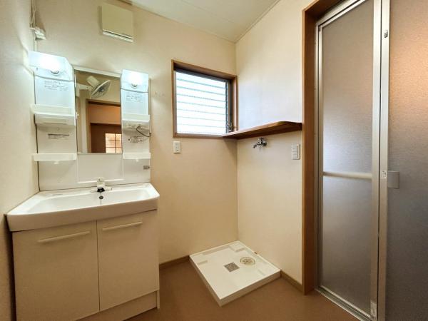 久保泉町下和泉　戸建 脱衣場