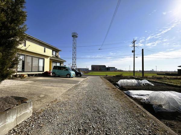 久保泉町下和泉　戸建 前面道路含む現地写真 