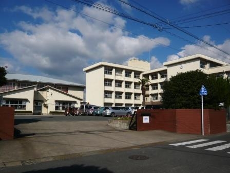 糸島市立前原西中学校