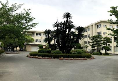 福岡市立箱崎中学校