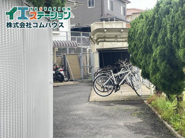 アムール春日 駐輪場