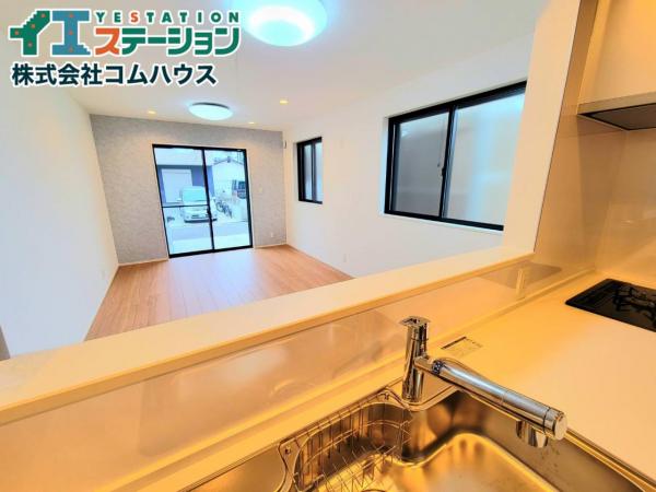 麦野1丁目中古戸建 リビングダイニング