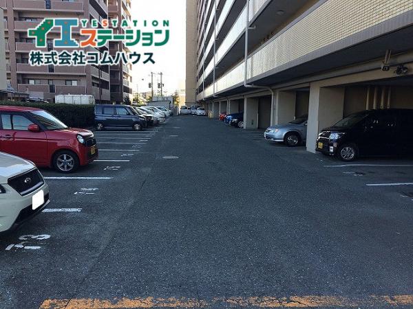 グランピアグーテンハイツ箱崎V 敷地内駐車場