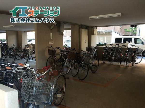 グランピアグーテンハイツ箱崎V 駐輪場