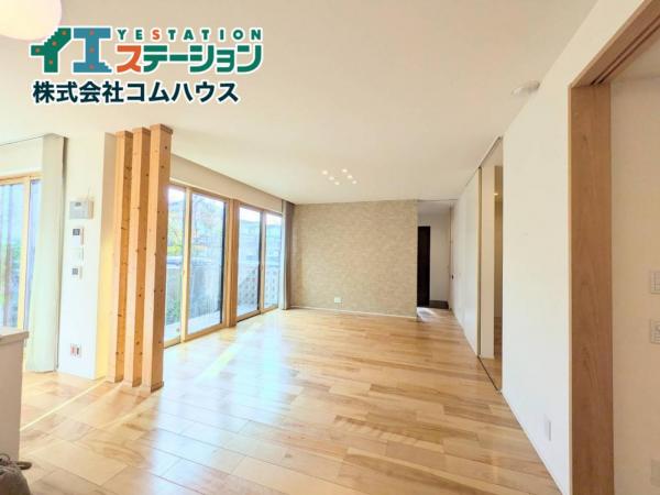 香椎照葉７丁目戸建 リビング 