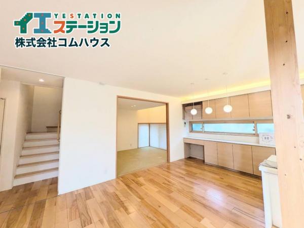 香椎照葉７丁目戸建 リビング 