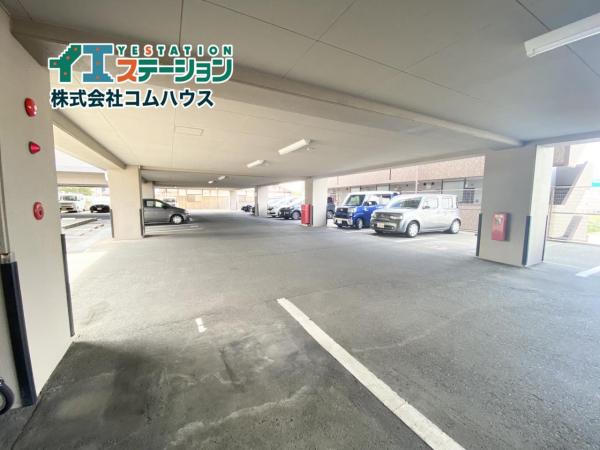 藤和ハイタウン和白丘1 敷地内駐車場