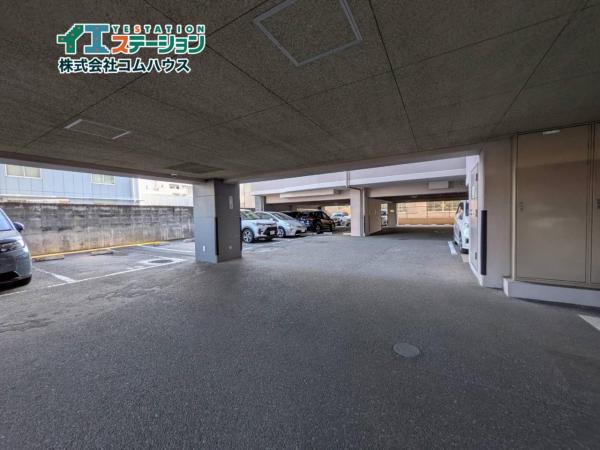 アプローズちくし通り 敷地内駐車場