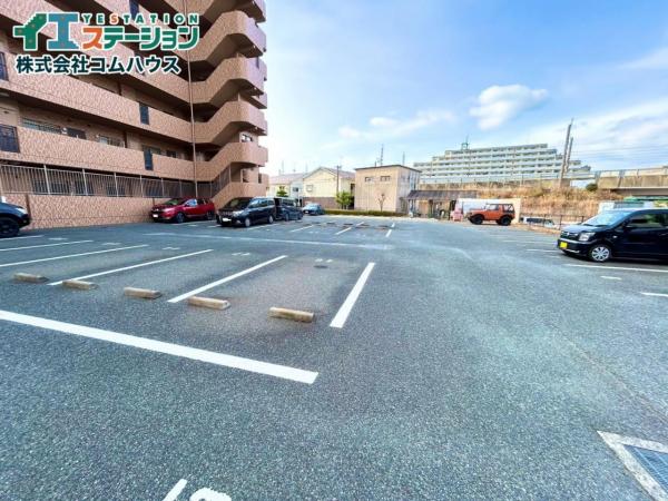 サントノーレ福岡東 敷地内駐車場