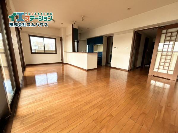 アルフィーネ新箱崎パークサイド リビング 