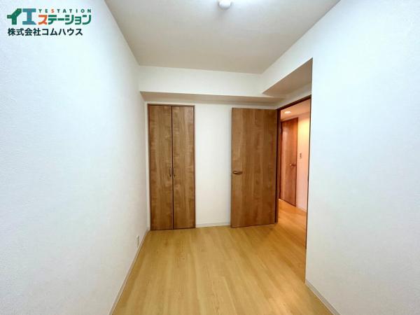 パークエステート博多 洋室