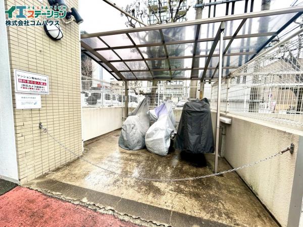 パークエステート博多 駐輪場