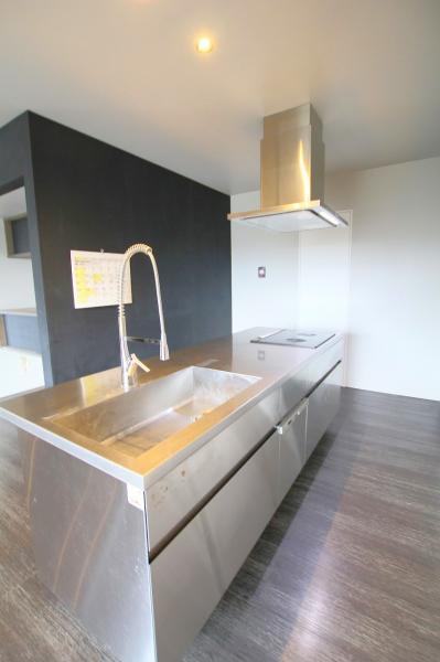 南片江５丁目中古戸建（築８年・デザイナーズ住宅） キッチン 