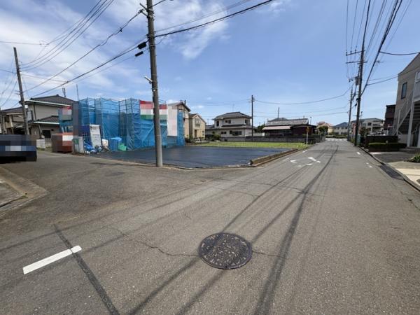 上清戸1丁目 前面道路含む現地写真 