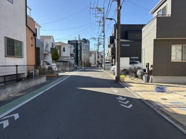 八幡町2丁目 前面道路含む現地写真 