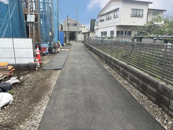八幡町３丁目 前面道路含む現地写真 