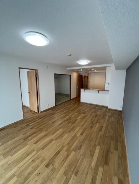 サンパーク薬師山　フルリフォーム済 リビングダイニング