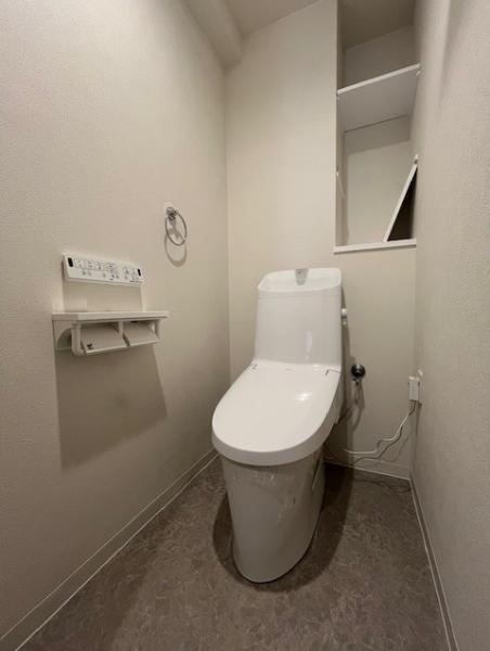 ライオンズマンション菅田　テラス＋専用庭のある１階のお部屋 トイレ 