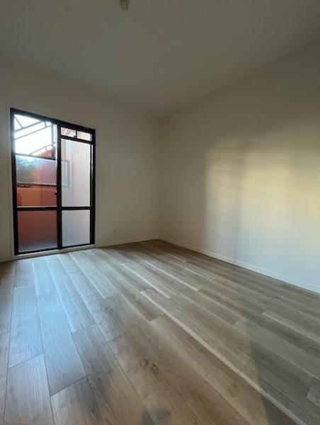 ライオンズマンション菅田　テラス＋専用庭のある１階のお部屋 洋室