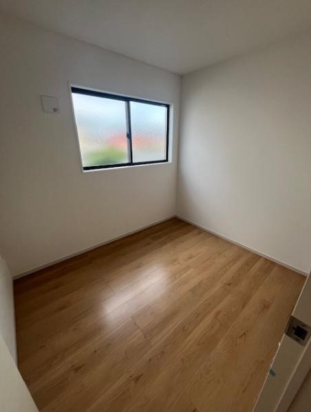 桃山2丁目　リビングアップ階段＋神沢駅徒歩10分の家　２号棟 洋室