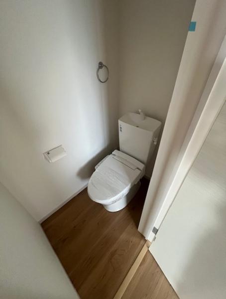桃山2丁目　リビングアップ階段＋神沢駅徒歩10分の家　２号棟 トイレ 