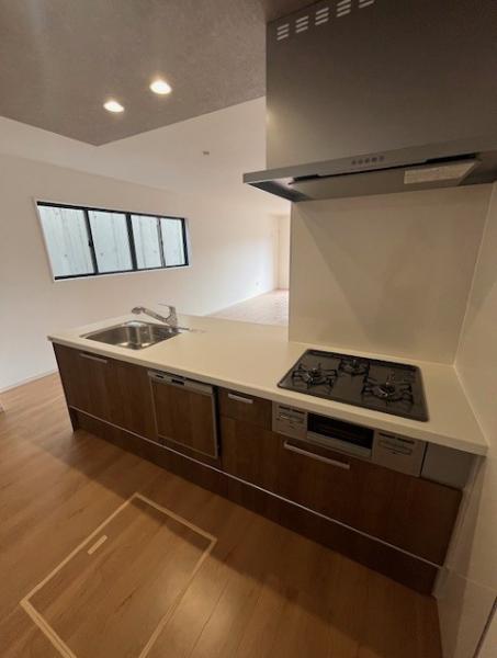 桃山2丁目　リビングアップ階段＋神沢駅徒歩10分の家　２号棟 キッチン 